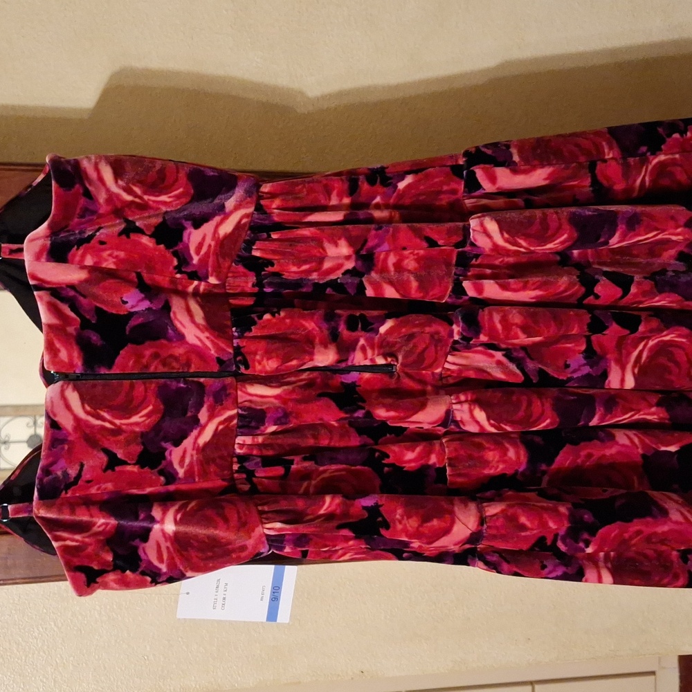 Dress - Picture 5 of 5